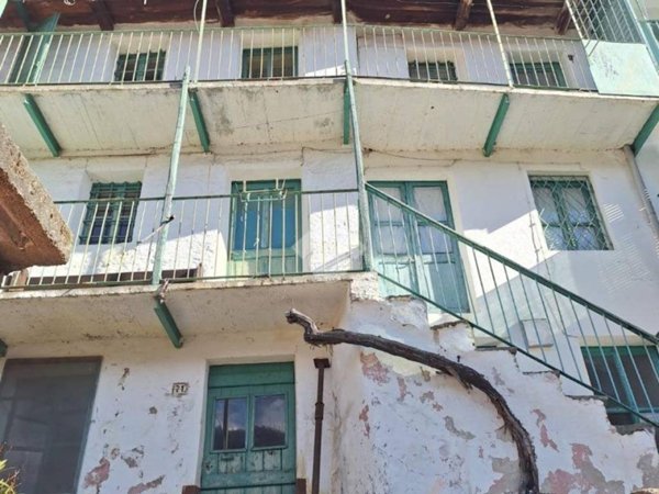 casa indipendente in vendita a Pessinetto in zona Mombresto