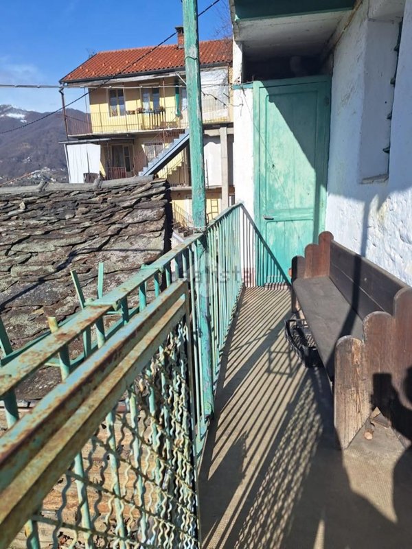 casa indipendente in vendita a Pessinetto in zona Mombresto