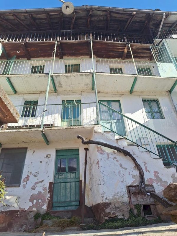 casa indipendente in vendita a Pessinetto in zona Mombresto