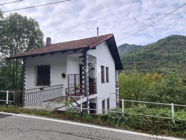 casa indipendente in vendita a Pessinetto in zona Mombresto