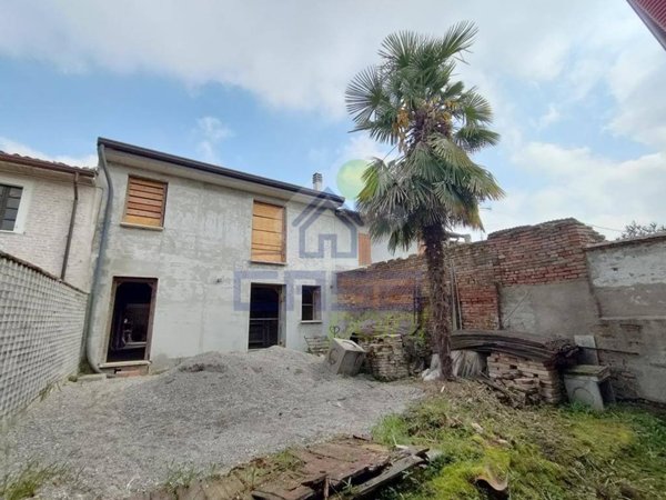 casa indipendente in vendita a Calvatone