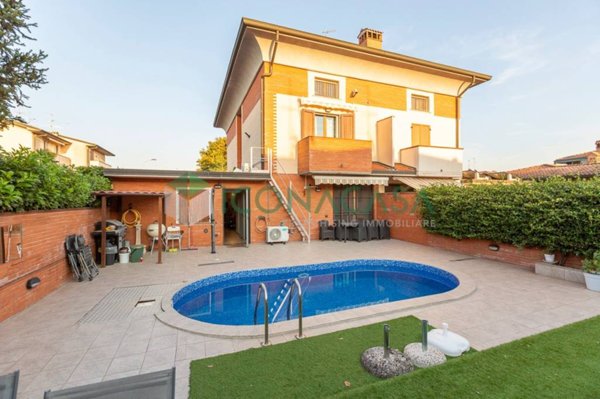 casa indipendente in vendita a Camisano