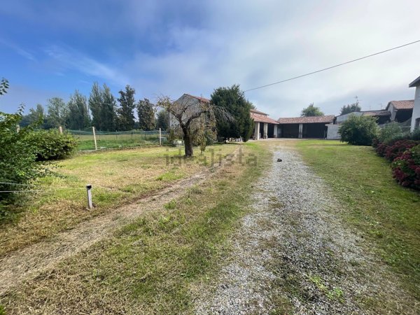 appartamento in vendita a Capergnanica