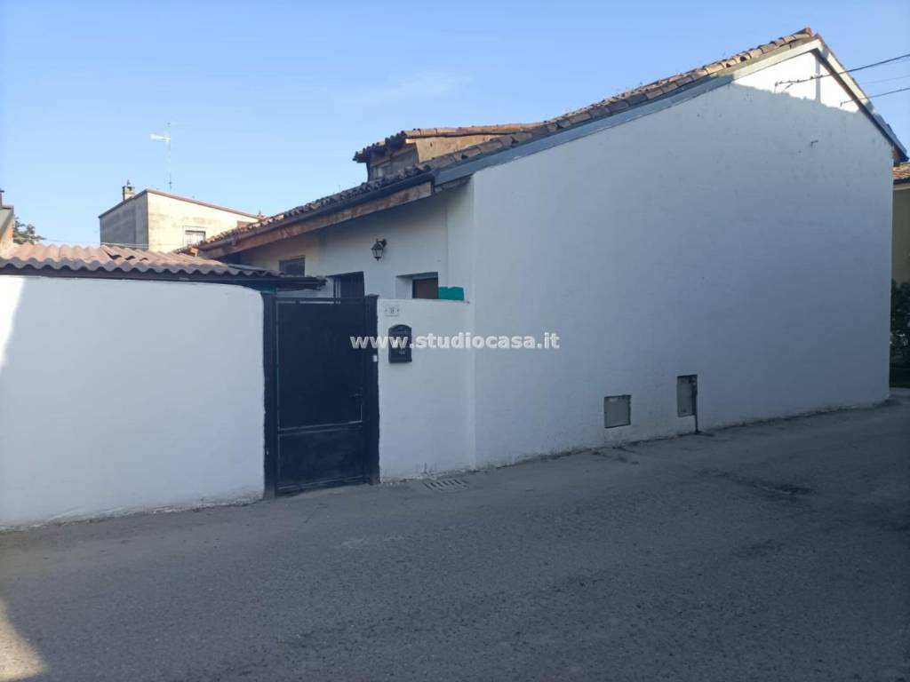 casa indipendente in vendita a Capergnanica