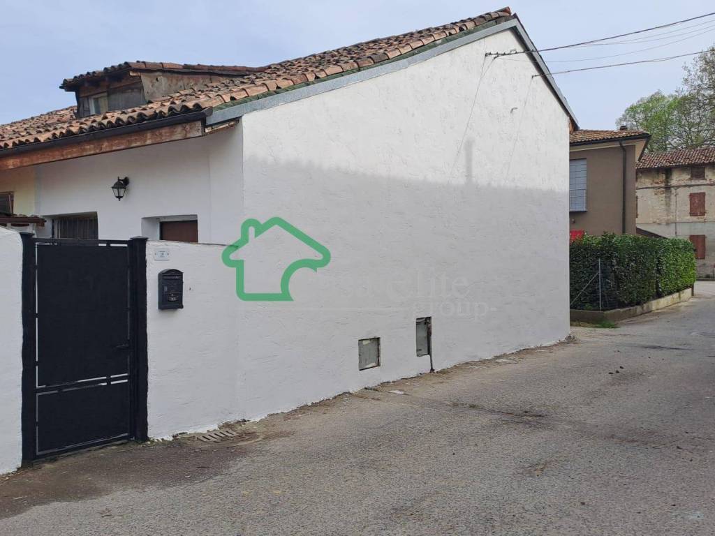 casa indipendente in vendita a Capergnanica
