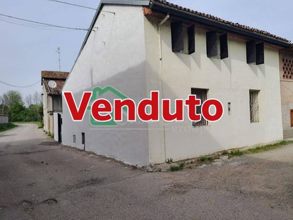 casa indipendente in vendita a Capergnanica