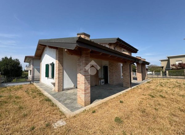 casa indipendente in vendita a Capergnanica