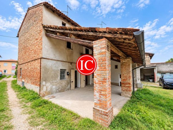 casa indipendente in vendita a Capergnanica