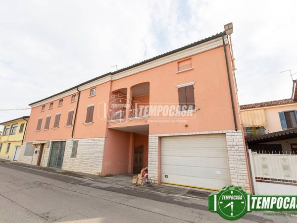 casa indipendente in vendita a Capergnanica