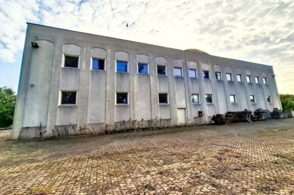 locale di sgombero in vendita a Cappella Cantone