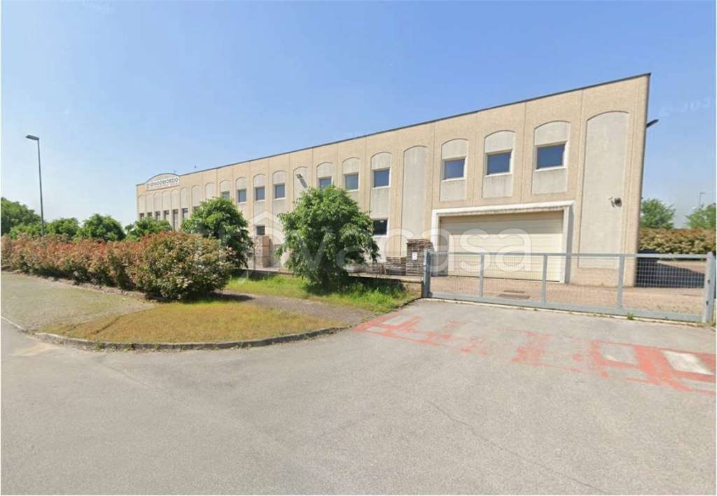 locale commerciale in vendita a Cappella Cantone