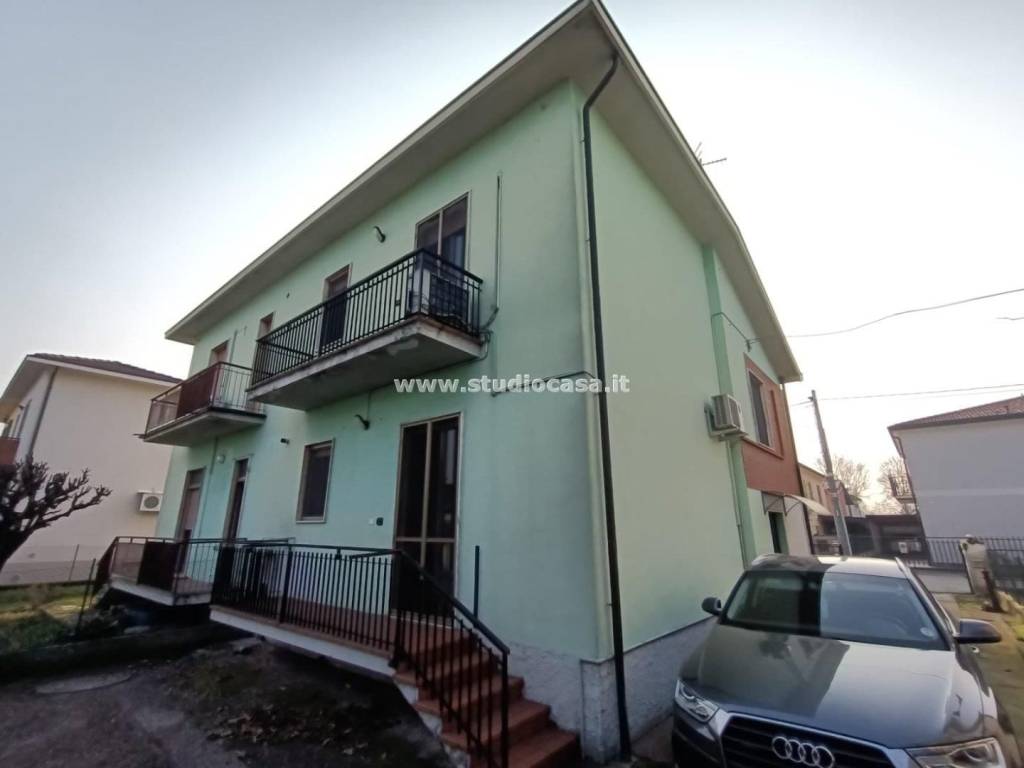 casa indipendente in vendita a Capralba