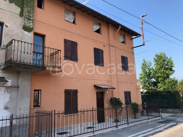 appartamento in vendita a Capralba in zona Farinate