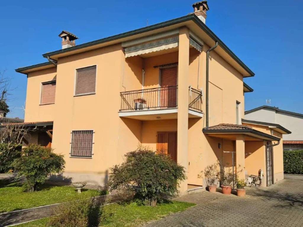 casa indipendente in vendita a Capralba