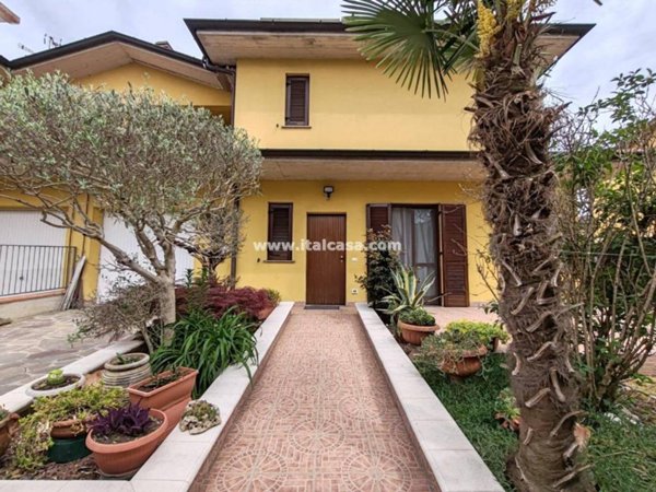 casa indipendente in vendita a Capralba