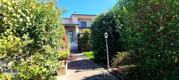 casa indipendente in vendita a Capralba