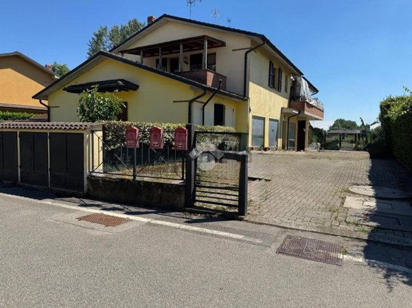 appartamento in vendita a Capralba in zona Farinate