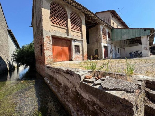 casa indipendente in vendita a Capralba in zona Farinate
