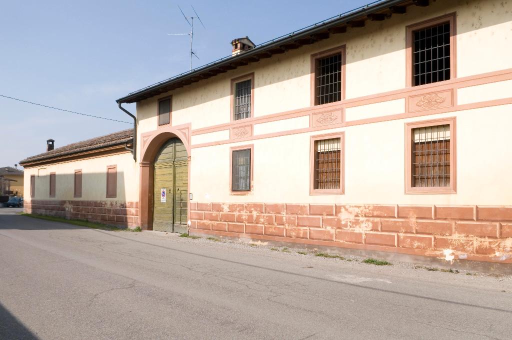 negozio in vendita a Casalbuttano ed Uniti
