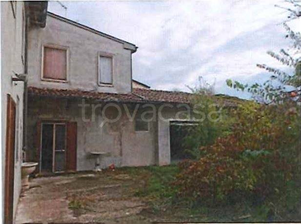 casa indipendente in vendita a Casalbuttano ed Uniti