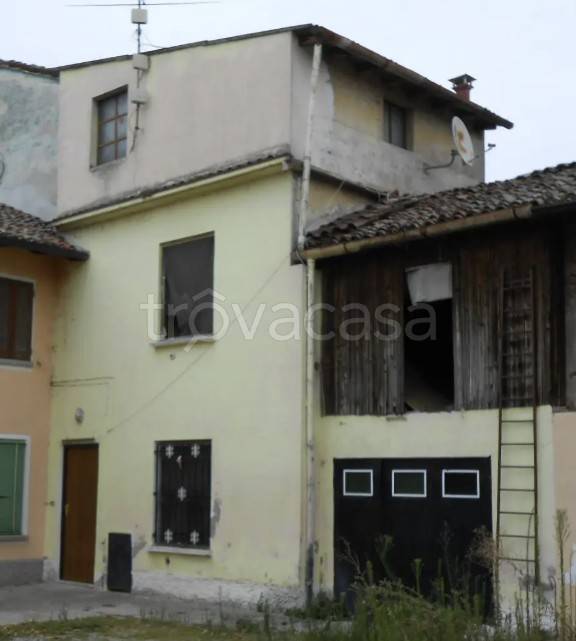 casa indipendente in vendita a Casalbuttano ed Uniti