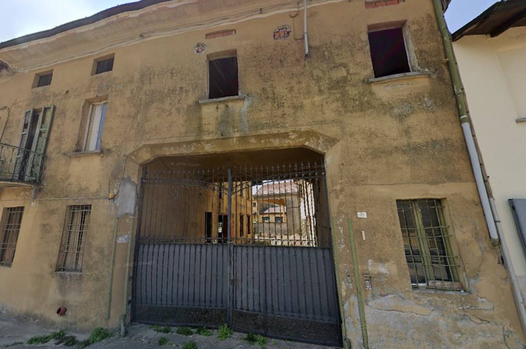 locale commerciale in vendita a Casalbuttano ed Uniti