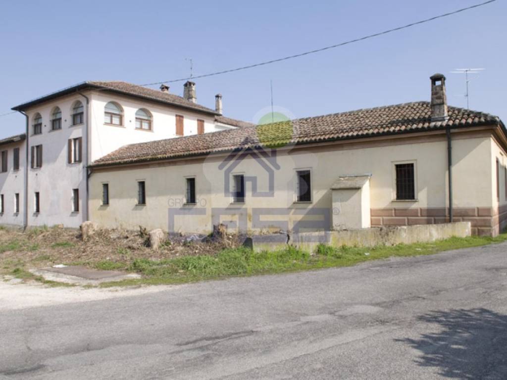 casa indipendente in vendita a Casalbuttano ed Uniti