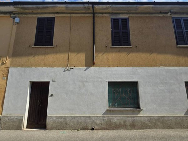 casa indipendente in vendita a Casalbuttano ed Uniti