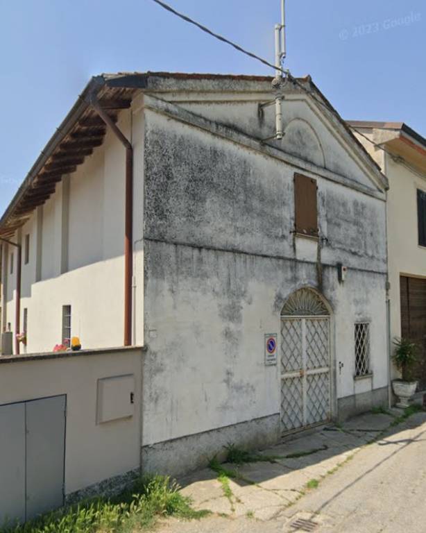 locale commerciale in vendita a Casalbuttano ed Uniti