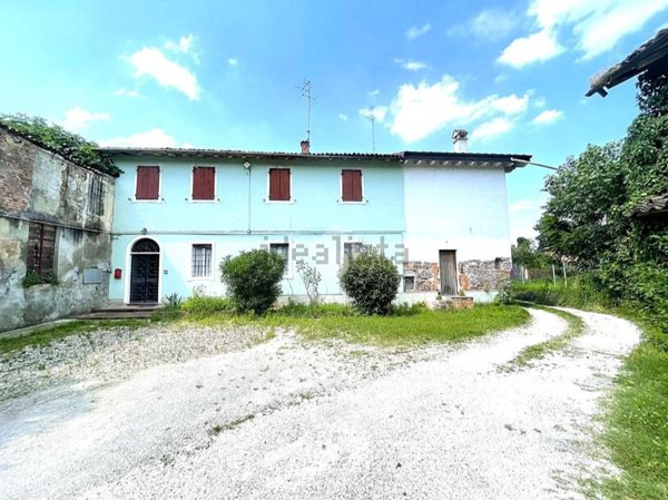 casa indipendente in vendita a Casalbuttano ed Uniti