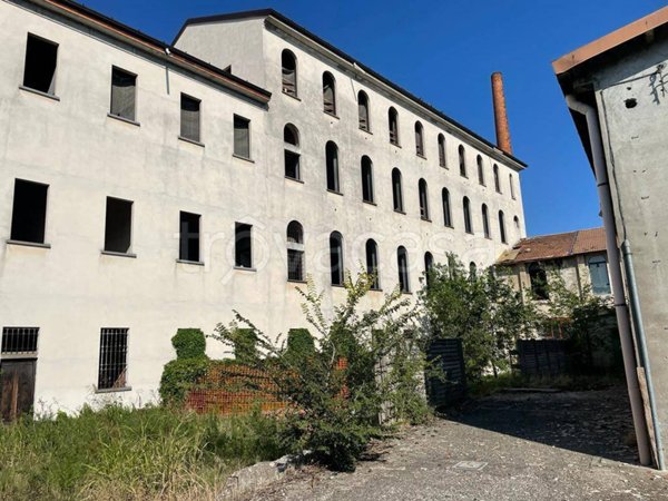 capannone in vendita a Casalbuttano ed Uniti