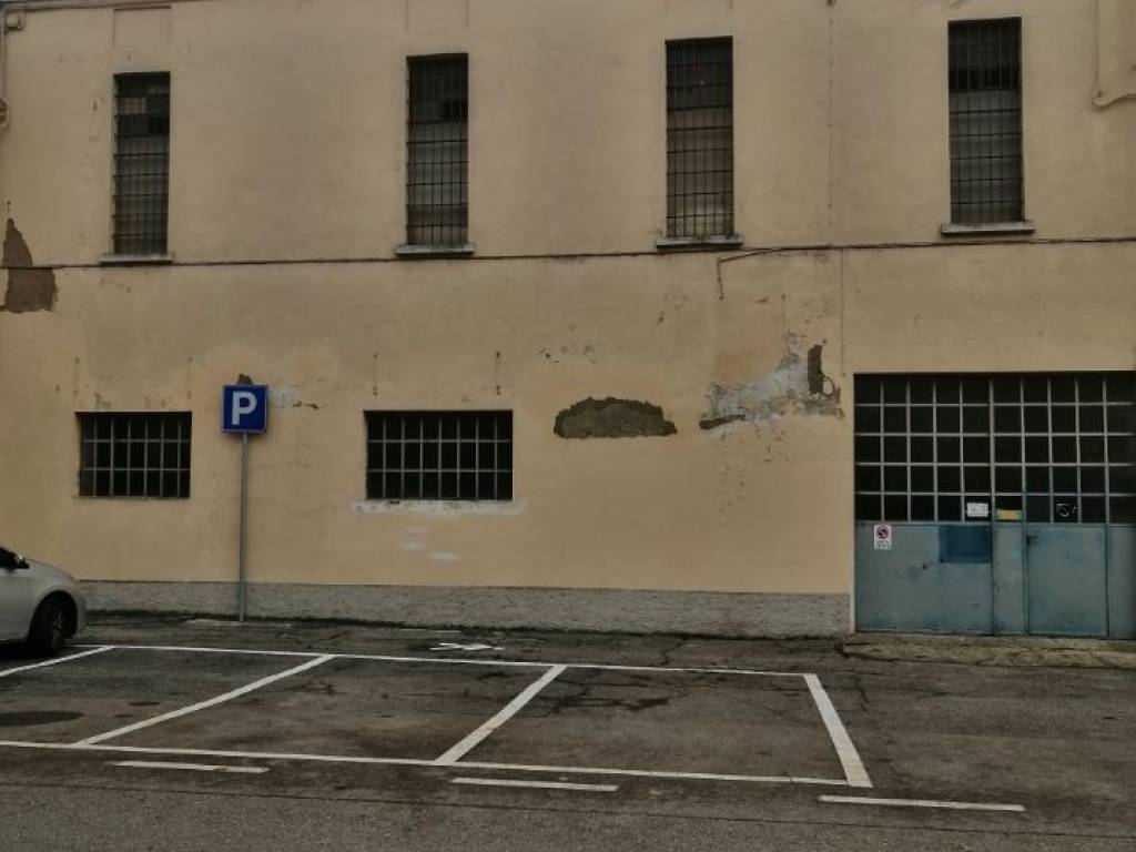 locale commerciale in vendita a Casalbuttano ed Uniti in zona San Vito