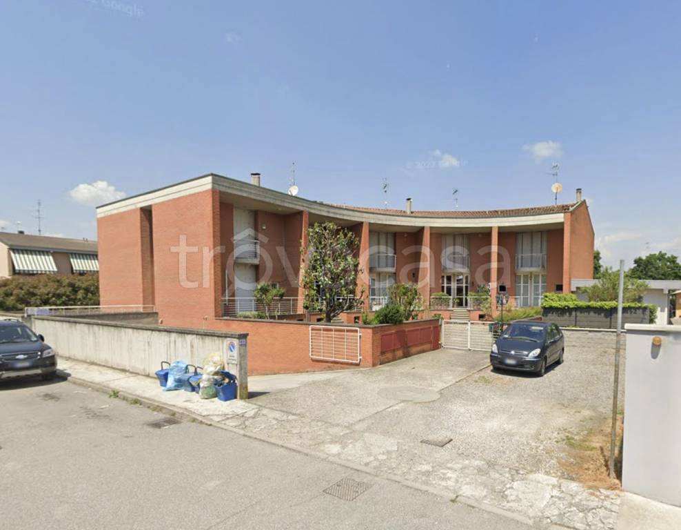 casa indipendente in vendita a Casalbuttano ed Uniti in zona San Vito