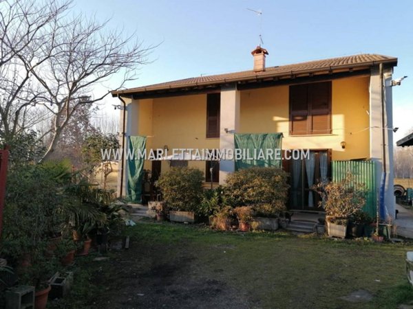 casa indipendente in vendita a Casale Cremasco-Vidolasco in zona Casale Cremasco