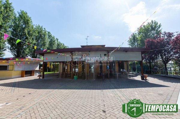 negozio in vendita a Casale Cremasco-Vidolasco in zona Casale Cremasco