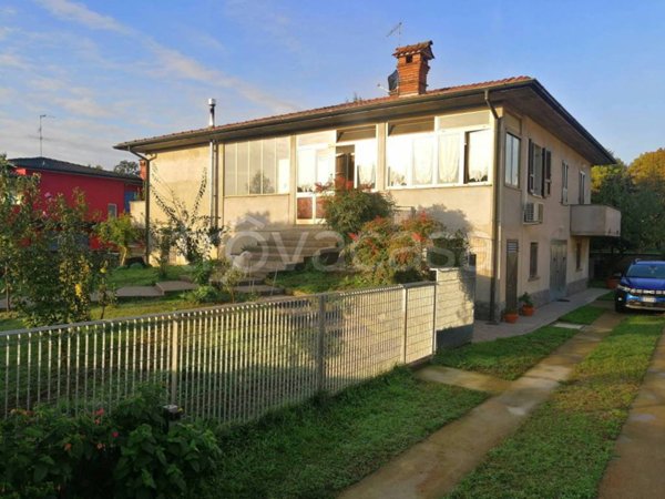casa indipendente in vendita a Casale Cremasco-Vidolasco in zona Casale Cremasco