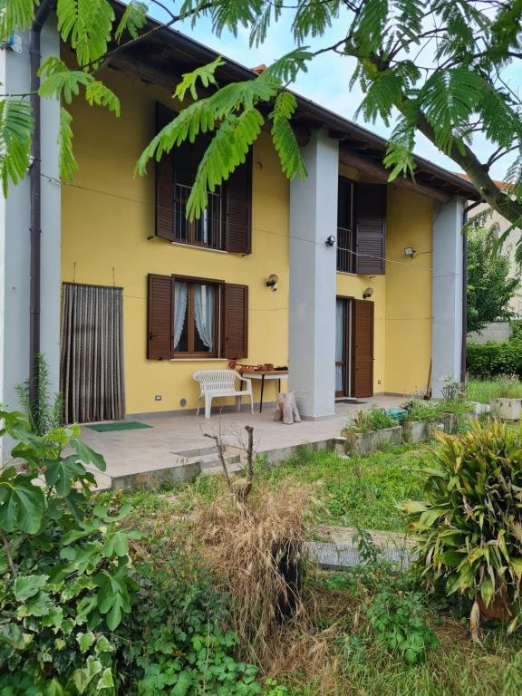casa indipendente in vendita a Casale Cremasco-Vidolasco in zona Casale Cremasco