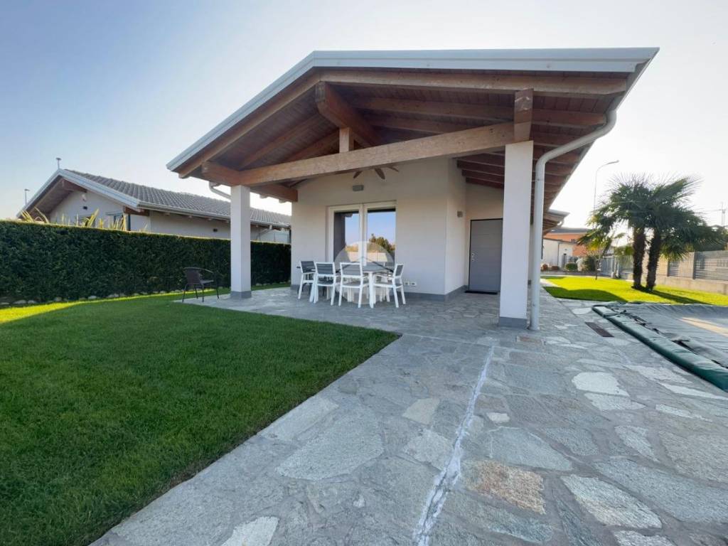 casa indipendente in vendita a Casale Cremasco-Vidolasco in zona Casale Cremasco