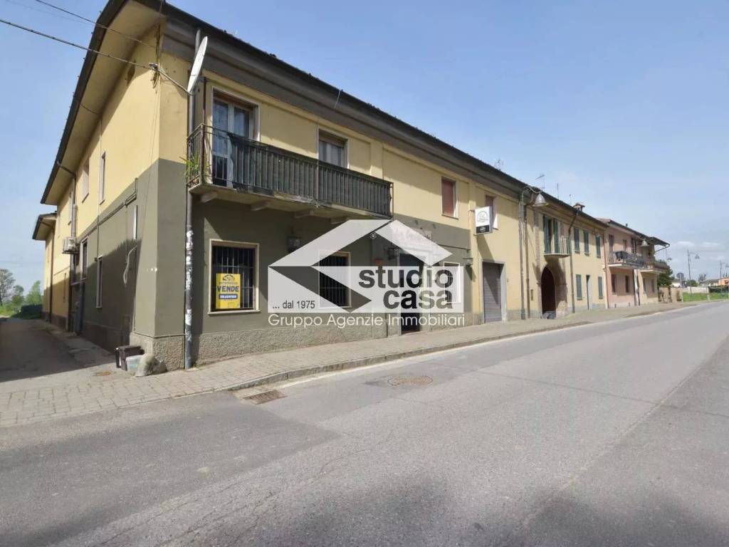 casale in vendita a Casale Cremasco-Vidolasco in zona Vidolasco