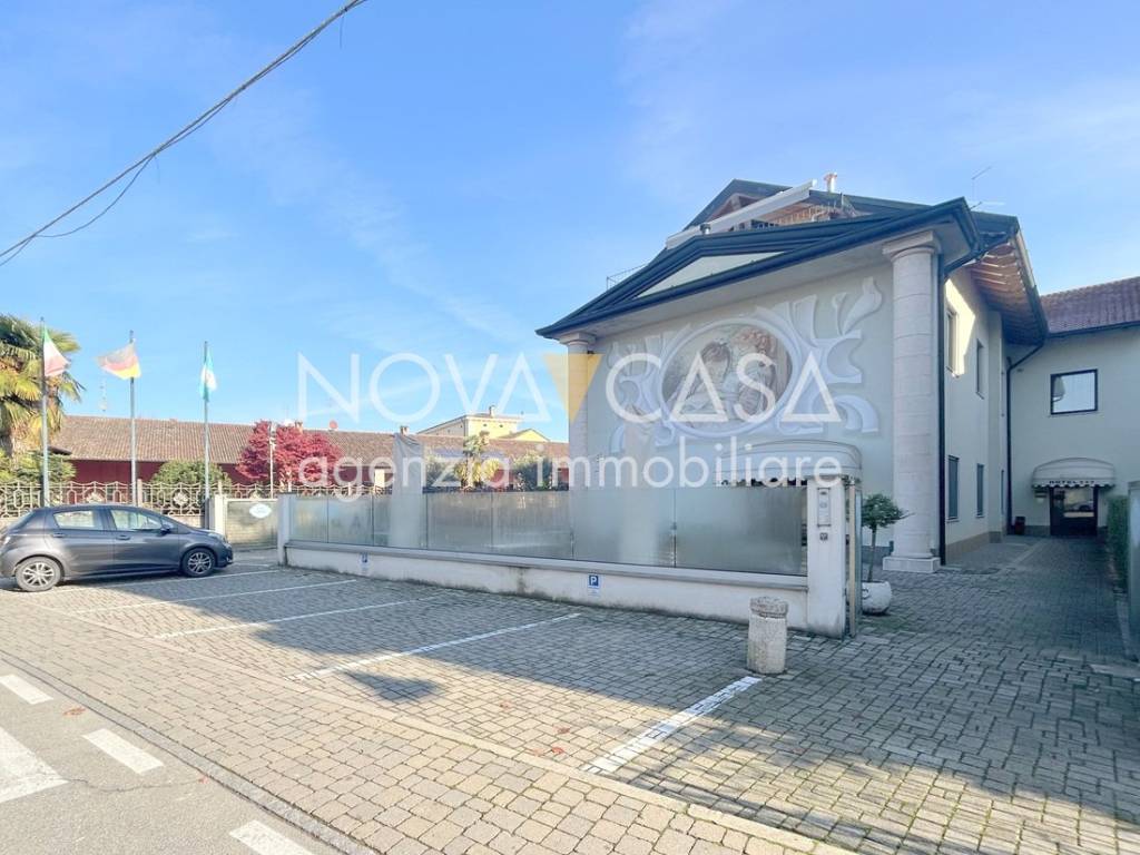 casale in vendita a Casale Cremasco-Vidolasco in zona Casale Cremasco