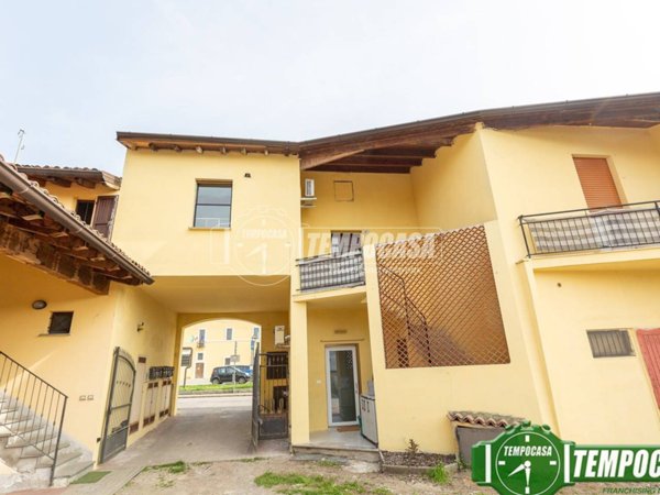 casa indipendente in vendita a Casale Cremasco-Vidolasco in zona Casale Cremasco