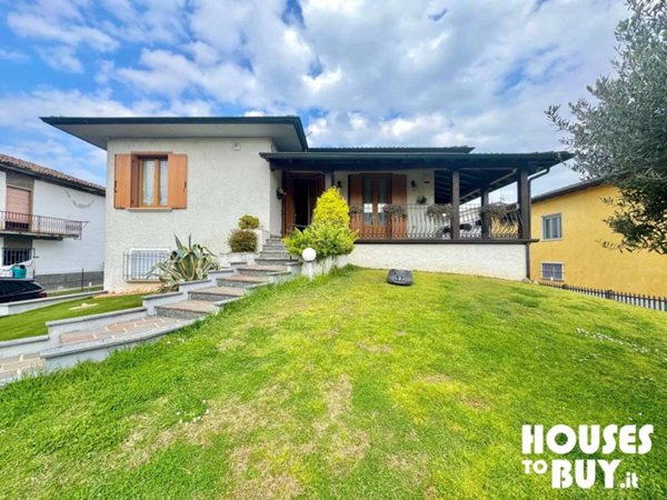 casa indipendente in vendita a Casale Cremasco-Vidolasco in zona Casale Cremasco