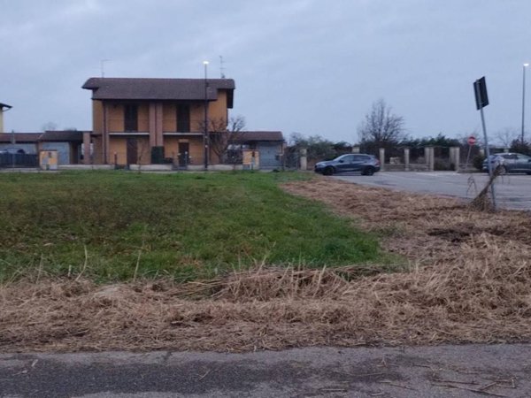 terreno edificabile in vendita a Casale Cremasco-Vidolasco in zona Vidolasco