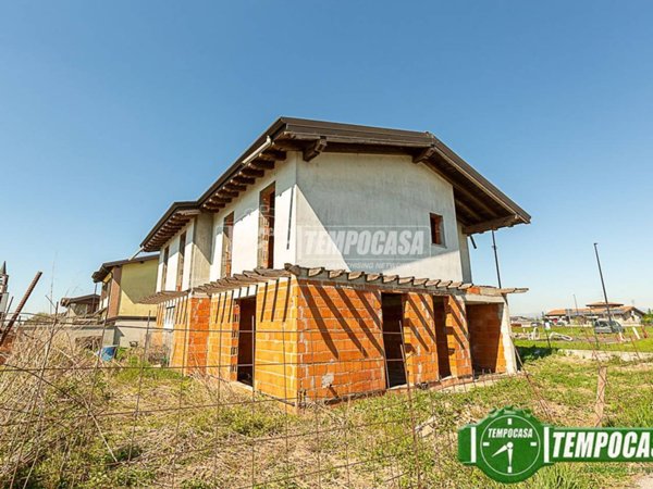 casa indipendente in vendita a Casale Cremasco-Vidolasco