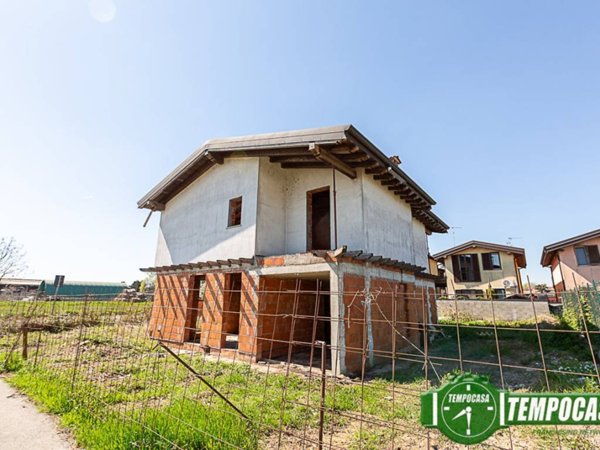 casa indipendente in vendita a Casale Cremasco-Vidolasco in zona Vidolasco