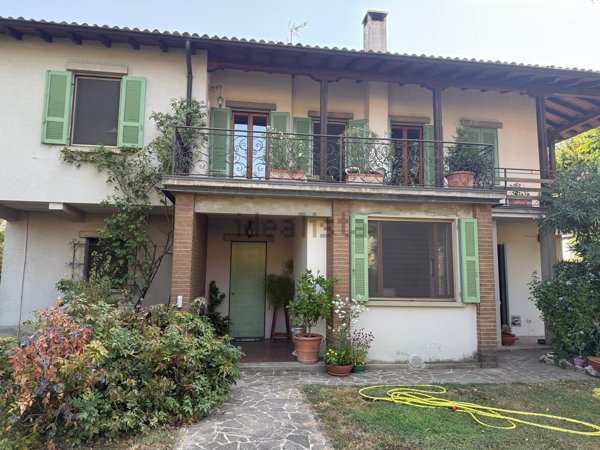 casa indipendente in vendita a Casale Cremasco-Vidolasco in zona Casale Cremasco