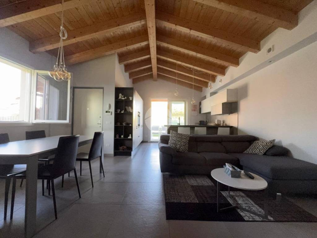 casa indipendente in vendita a Casale Cremasco-Vidolasco in zona Casale Cremasco