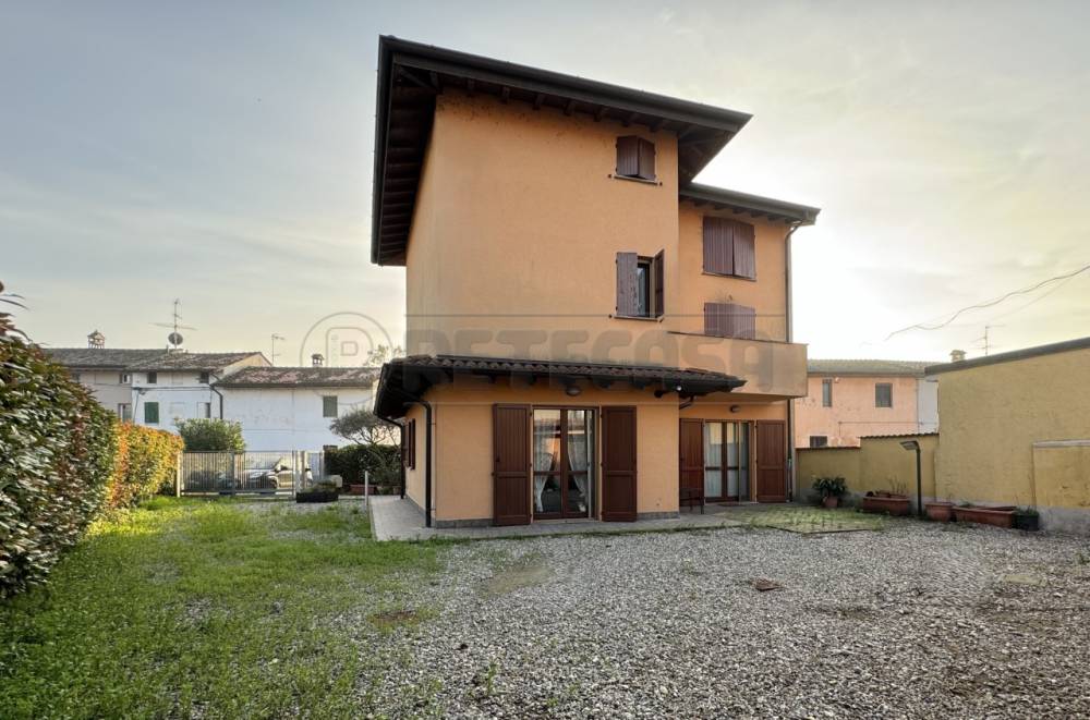 casa indipendente in vendita a Casaletto Ceredano