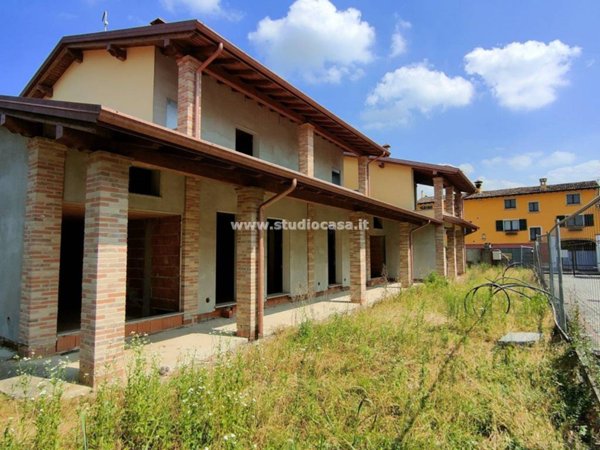 casa indipendente in vendita a Casaletto Ceredano
