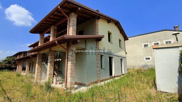 casa indipendente in vendita a Casaletto Ceredano
